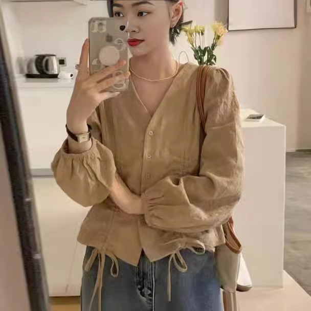 2025春秋季长袖衬衫女装设计感小众新款法式气质别致V领短款上衣