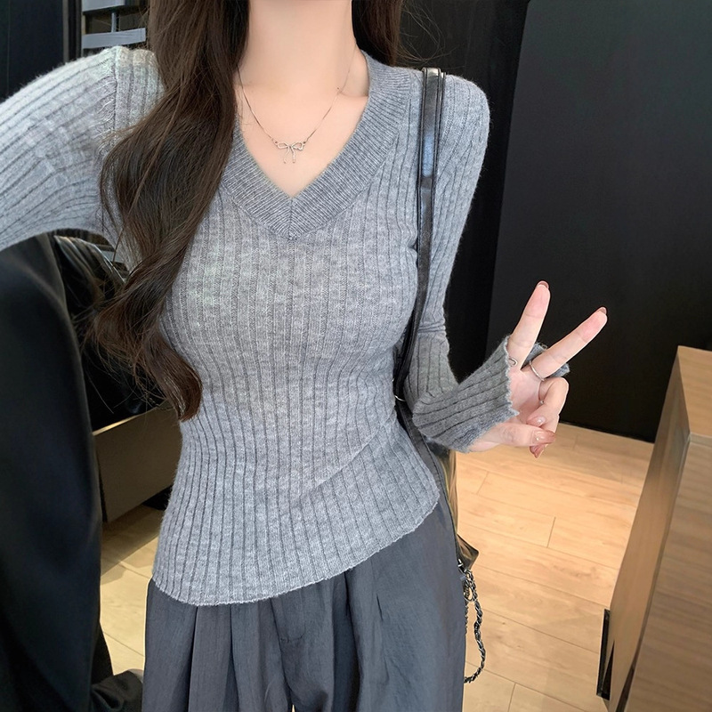 Sexy V-Neck Top for Women in Autumn and Winter with Bell Sleeves, Knitted Base Shirt with Thickened Sweater by Maillard