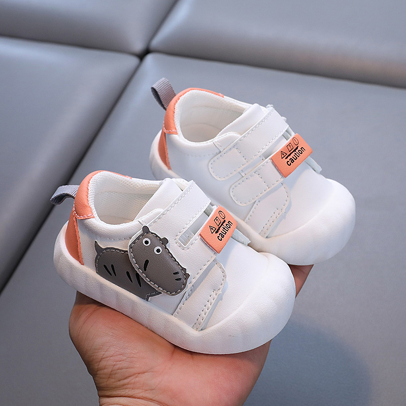 Primavera y otoño versión coreana de las nuevas zapatillas de cuero para niños, zapatillas de deporte para niños, suela suave, zapatos blancos de dibujos animados para niñas