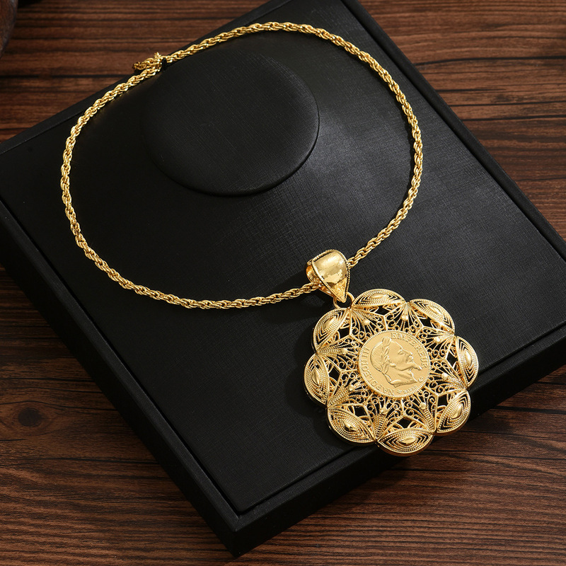 A Women's Necklace with Gold-Plated Metal, Hollow Pattern, Portrait Coin Engraving, Golden Bridal Pendant Jewelry A Women's Necklace with Gold-Plated Metal, Hollow Pattern, Portrait Coin Engraving, Golden Bridal Pendant Jewelry