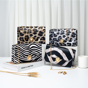 朗l��Ůbags2022�n��͹�ӡ�����yС����һ�����lб����羳С��