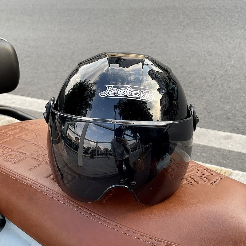 Summer 3C Certified Electric Vehicle Helmet for Men and Women, New National Standard Motorcycle Half Helmet, Breathable Four Seasons Safety Helmet for Couples