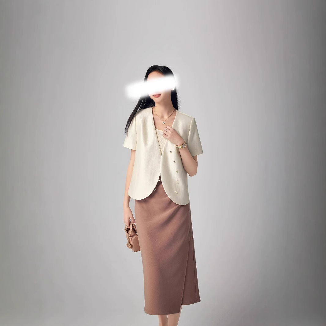 Exquisite Lady New Chinese Glossy Small Xiang Style Suit Jacket Women's V-neck Short Top for Spring and Summer