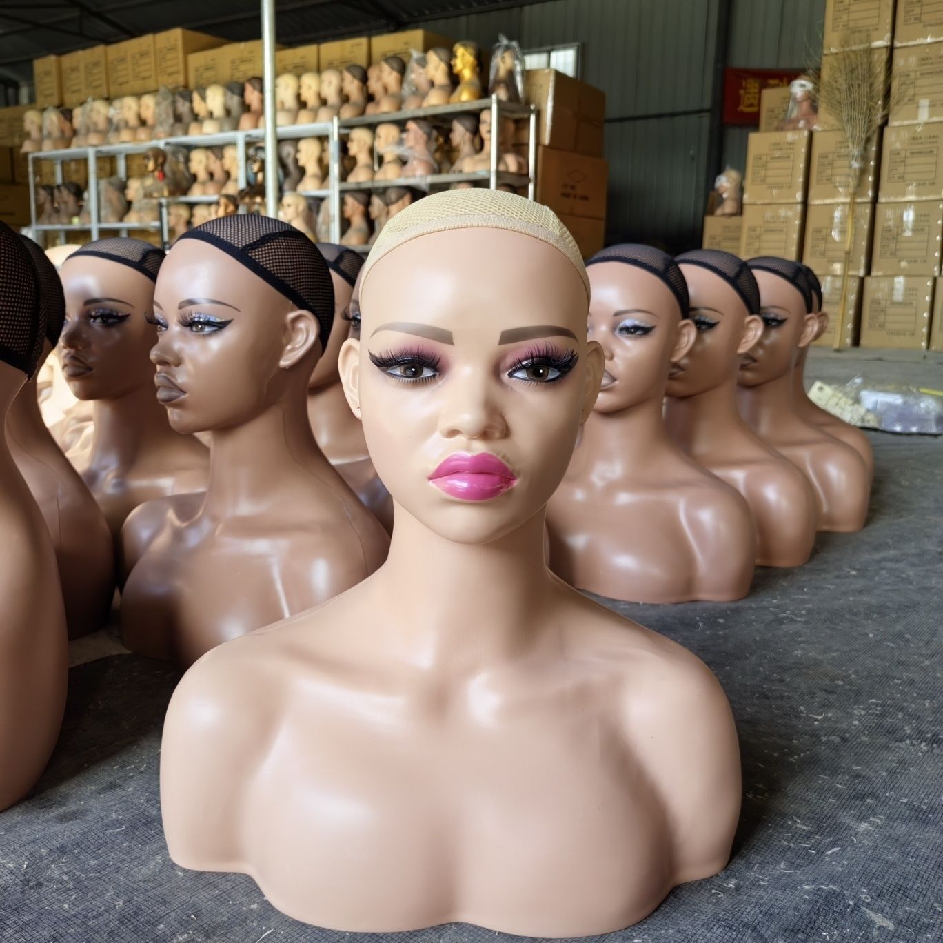 Maniquí Cabeza Femenina para Pelucas y Sombreros de Plástico para Exhibición y Fotografía