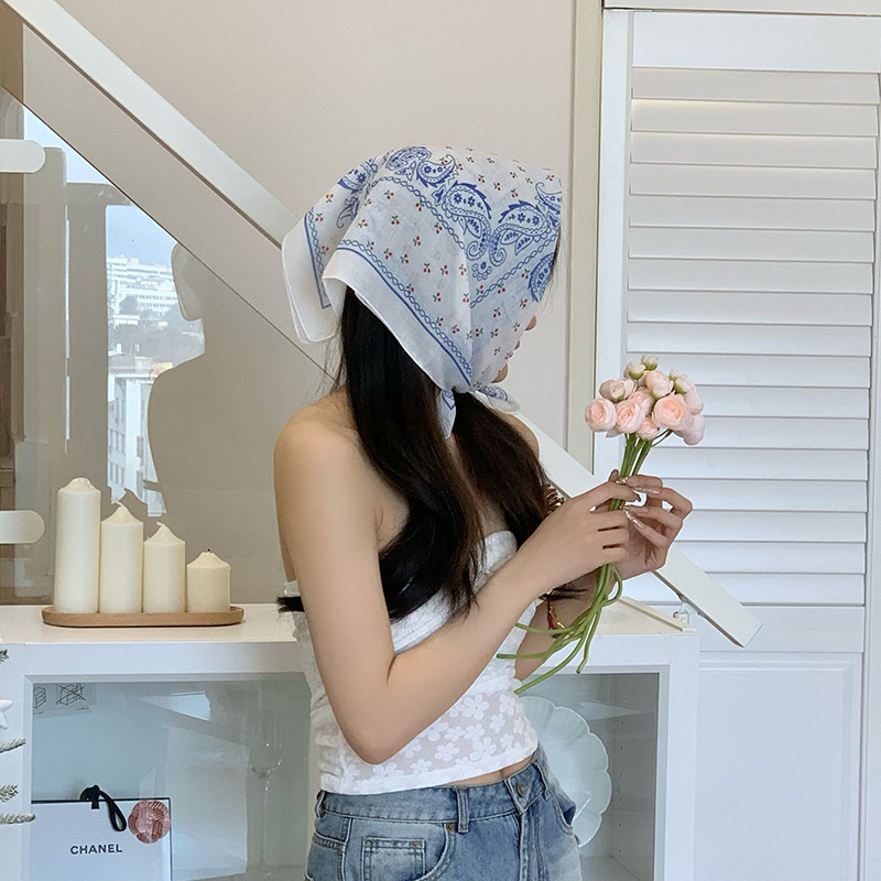 60 pequeñas bufandas cuadradas flores de anacard de verano versátiles seda de decoración de pañuelo impresa bufandas de seda envoltura pañuelo correa de pelo