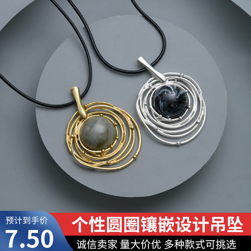 Amazon hot selling women's necklace fashion personality circle inlaid design pendant jewelry advanced matching long necklace