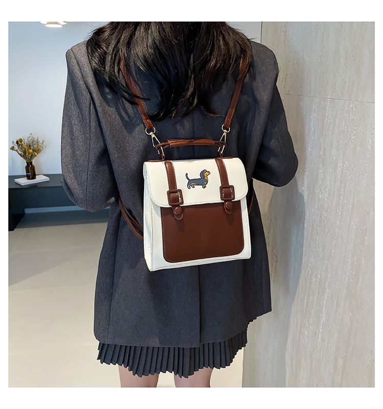 A new 2024 French retro backpack for women, a trendy and versatile single-shoulder bag with a large capacity for commuting undefined