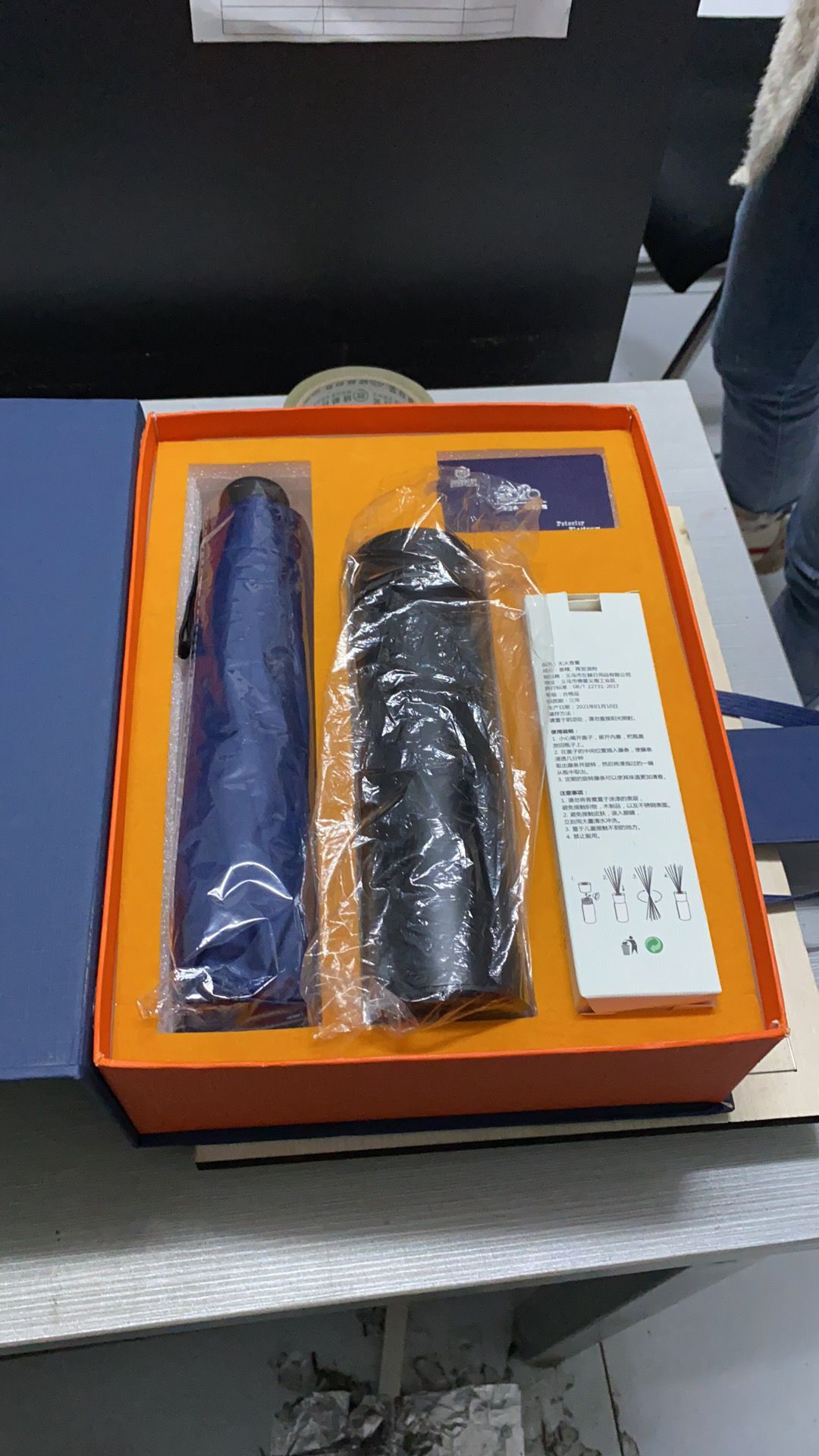 厂家供应白色珍珠棉表金黄绒快递包装泡沫/礼品盒快递包装盒泡沫