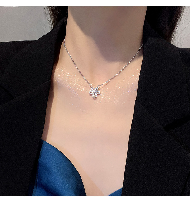 fashion full diamond flower pendant necklace simple titanium steel clavicle chain