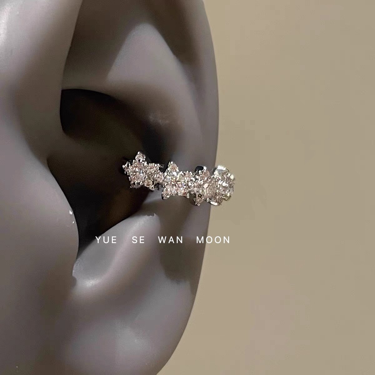 Exquisite Straight Needle Star-Studded Earrings with Super Shiny Zircon Stars, Korean and Japanese Style, Simple and Versatile Hoop Earrings