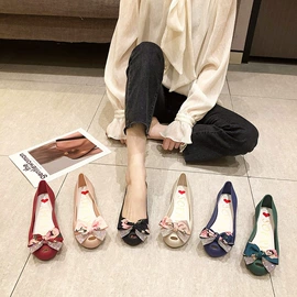 平底凉鞋;平底拖鞋;坡跟拖鞋