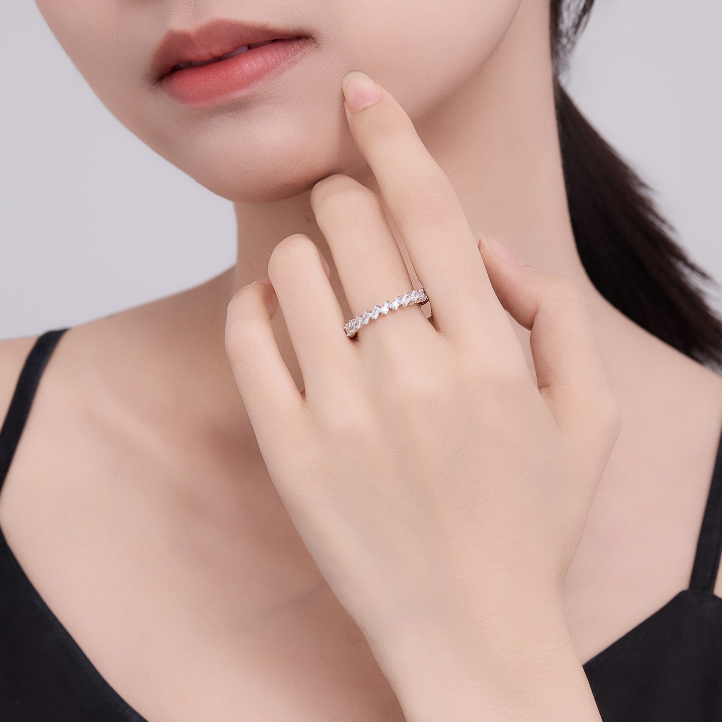 Xuping simple inswind geometría cuadrada anillo de zircon artificial aleación de cobre fácil de usar anillo de anillo de dama simple