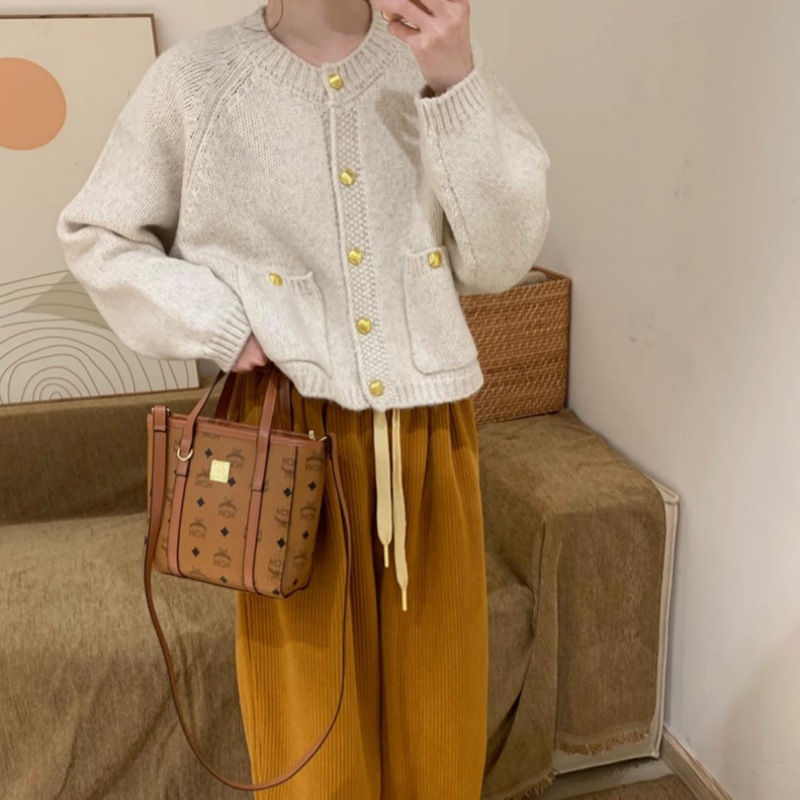 2024 otoño nuevo estilo coreano pequeño estilo de moda suéter de botón de oro cardigan temperamento dulce corto abrigo de punto image 9