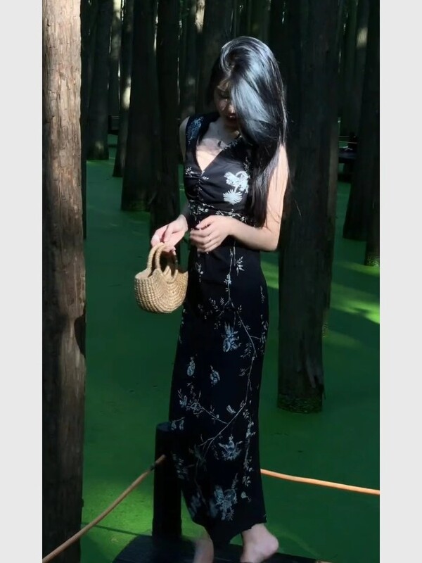 MFUW82902 ユニークで美しい黒のプリントのノースリーブドレス、女性の夏にぴったりの美しい花柄のスカート|undefined