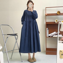 2025秋季新品日系森女复古格子长袖连衣裙宽松圆领休闲减龄长裙
