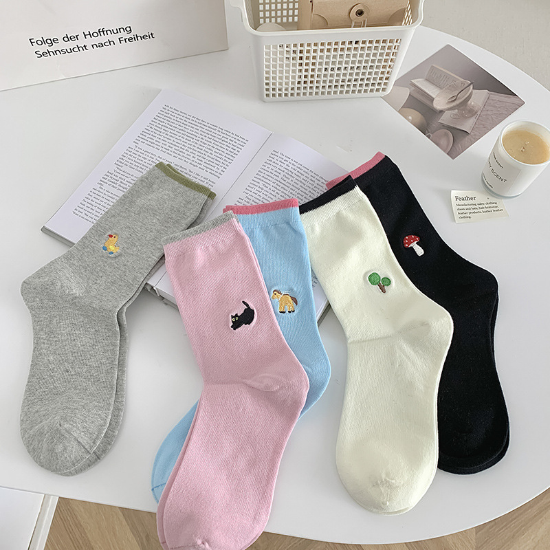 Women's socks Japanese-style animal plant embroidered mid-calf socks spring and autumn versatile pile socks ins trendy personality boneless women's socks