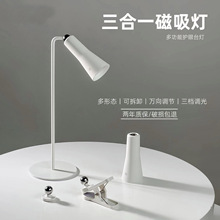 �����A��̨���o�۱ڟ�����һ���������k����ɫ�W����ҹ����ɫ�{��