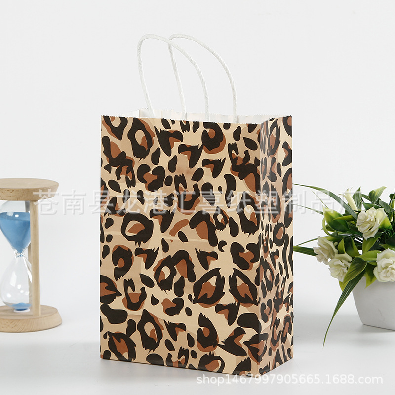 Amazon transfronterizo leopardo impresión serie moda bolsa de papel bolsa de regalo Portátil Bolsa de regalo exquisita bolsa de regalo en stock