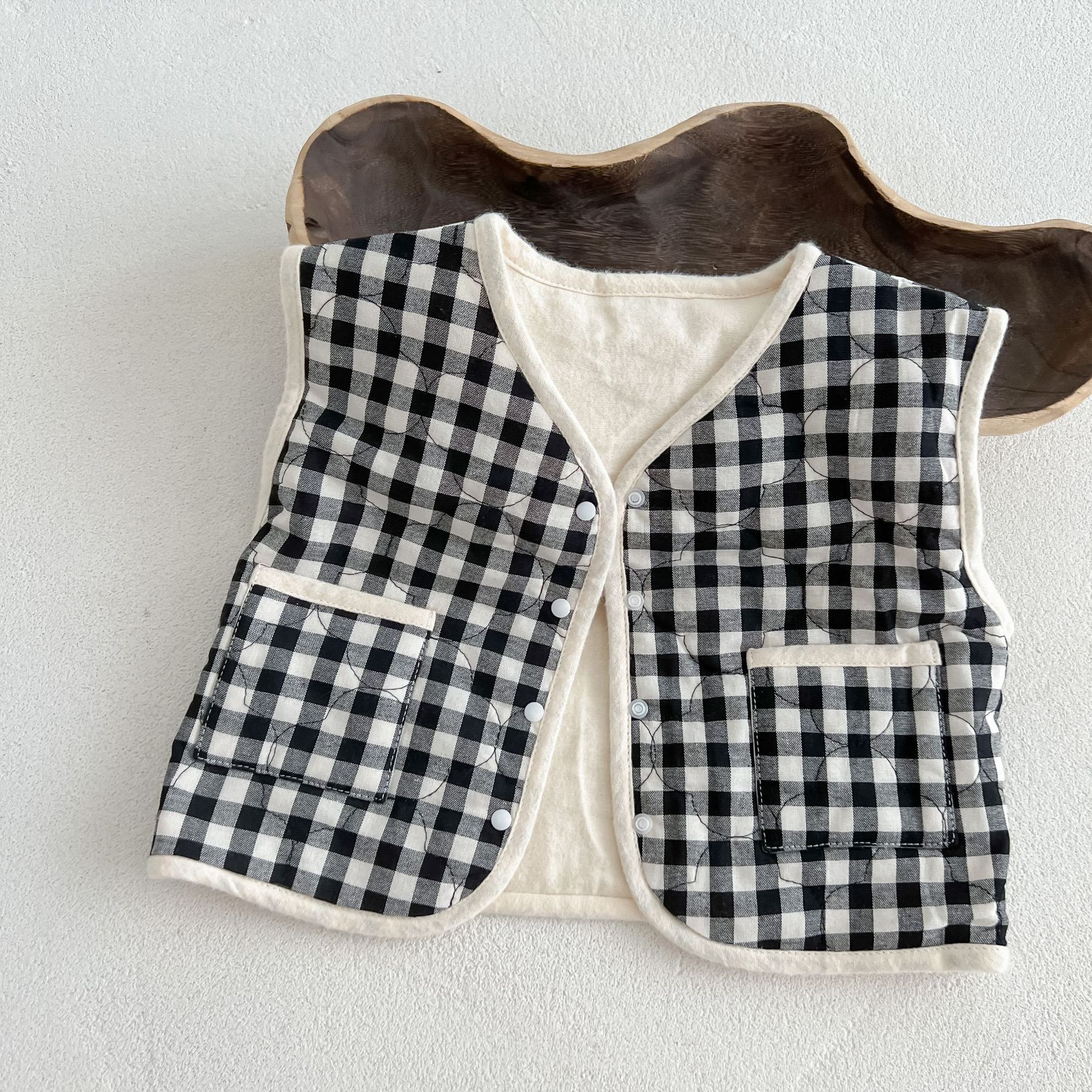 INS bebé chaleco Otoño e Invierno contraste color Plaid acolchado cardigan Chaleco con cuello en V sin mangas desgaste exterior bolsillo chaleco abrigo