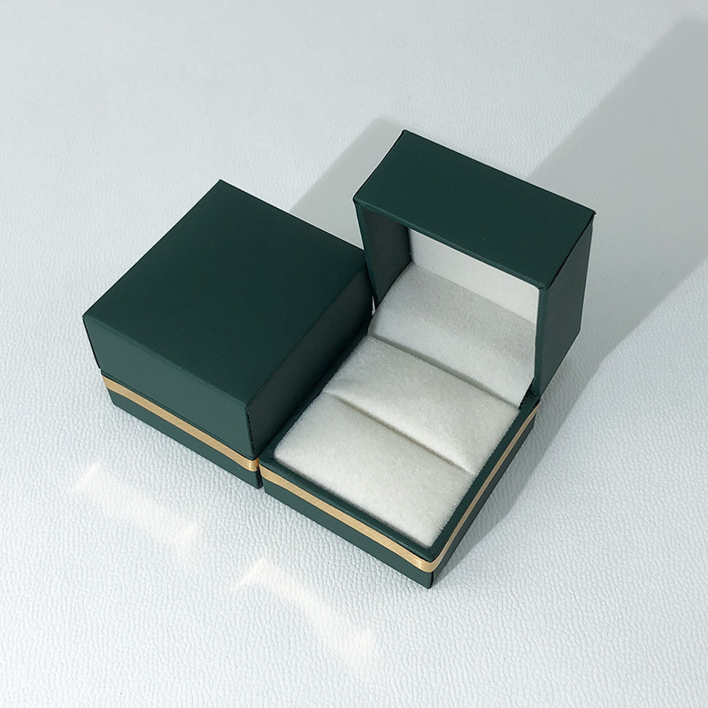 Nuevo borde dorado cuero ángulo recto Flip joyero anillo colgante pendientes de moda caja de joyería ventas directas de la fábrica