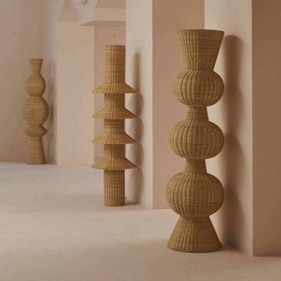 Lámpara de pie nórdica B & B Sala de Exposiciones Arte tallado en madera decoración creativa geométrica lámparas decorativas de ratán lámparas de arte