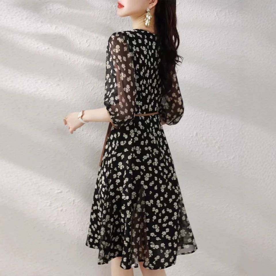 Đầm maxi nữ thắt eo tay ngắn đuôi cá họa tiết hoa xanh — Hoa màu xanh lá cây chi tiết 3