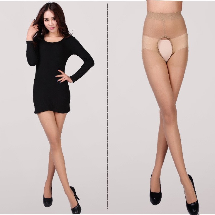 大きいサイズのストッキングは股を開けて太っています。