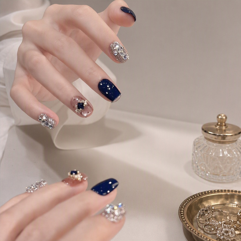 Autumn and Winter Pure Handmade Color-Blocking Press-On Nails Wholesale, New Design Finished Nail Art Stickers, Short Fake Nails That Enhance Complexion Autumn and Winter Pure Handmade Color-Blocking Press-On Nails Wholesale, New Design Finished Nail Art Stickers, Short Fake Nails That Enhance Complexion