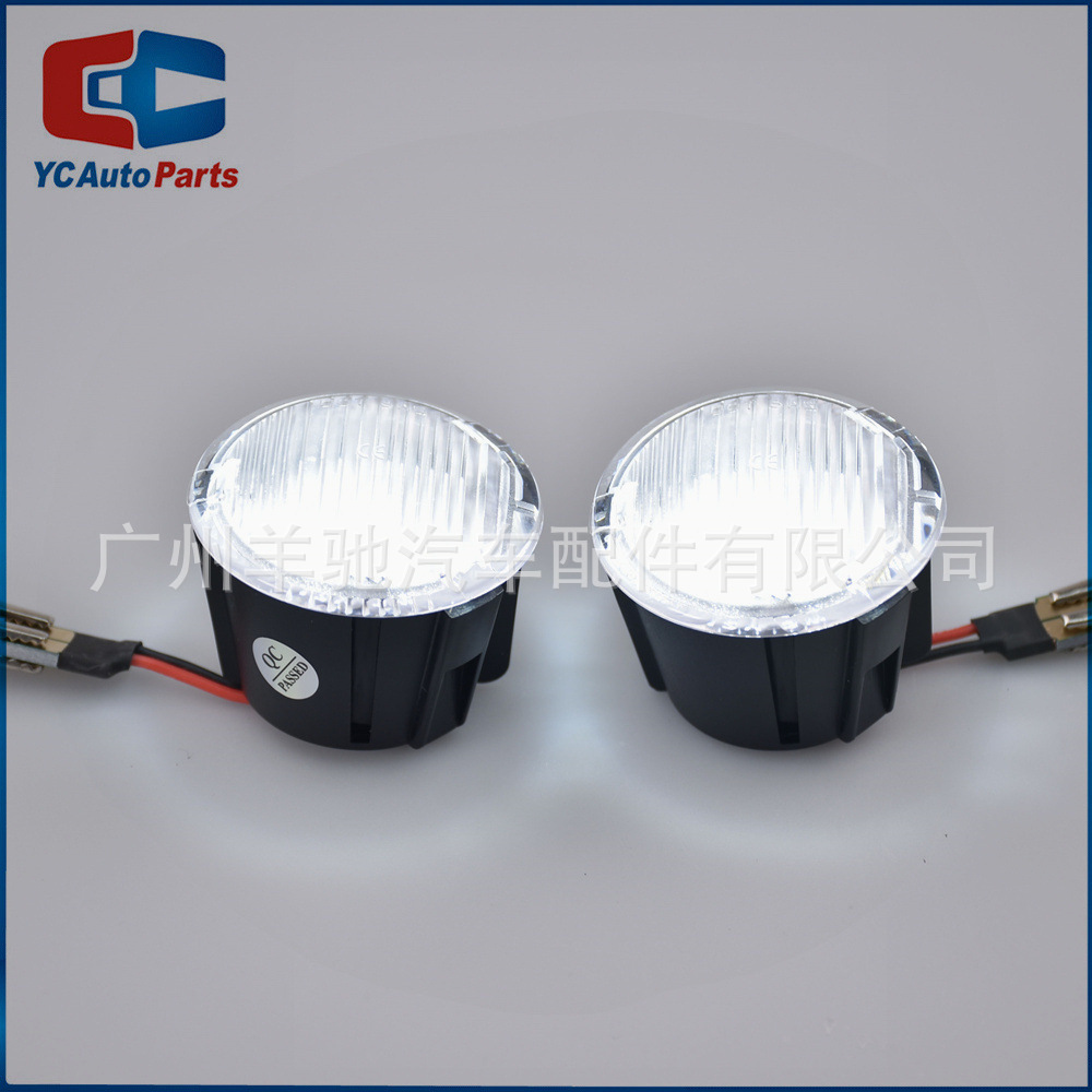 Aplicable a Jeep Grand Cherokee Commander Chrysler Dodge automóvil LED puerta trasera luz de carga