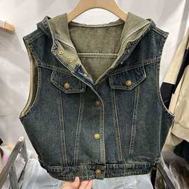 连帽短款牛仔马甲外套女秋季2026新款宽松显瘦设计感无袖坎肩上衣