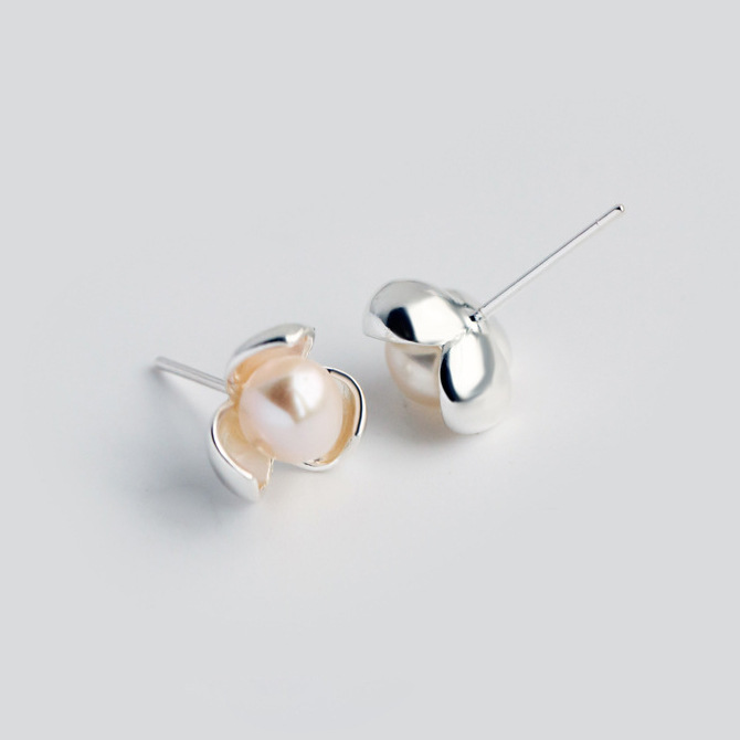 ED761 pendientes flor Stud