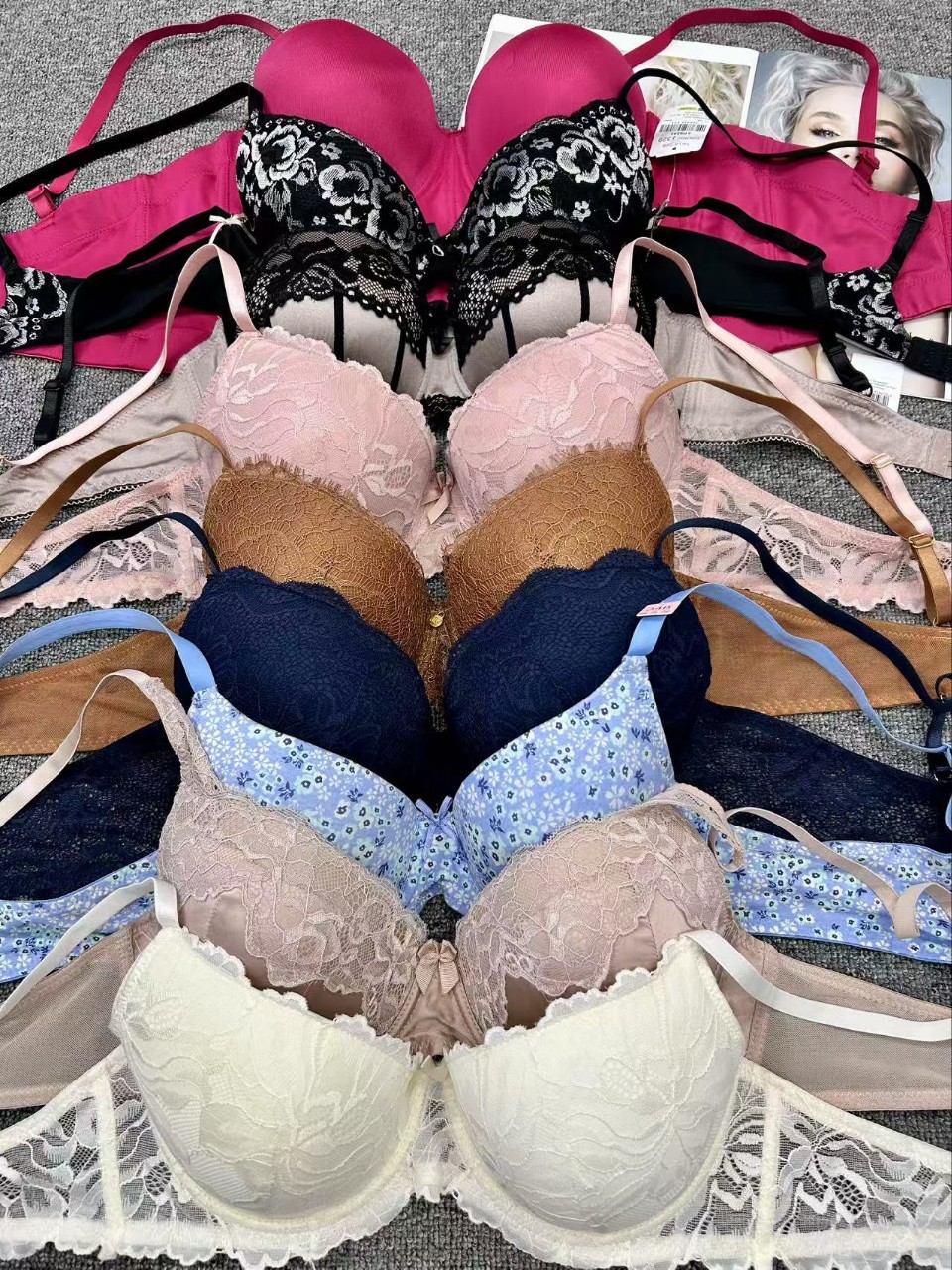 Venta caliente, colección de senos, conjunto de sujetador francés, ropa interior de encaje, sujetador sexy femenino, bragas, Tailandia al por mayor