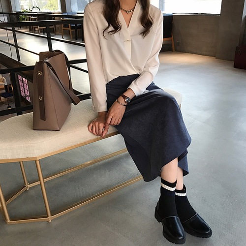 2025 Spring and Autumn New Gentle Style V-Neck Women's Long-Sleeve Top Korean Style Chiffon Blouse Solid Color Base Layer