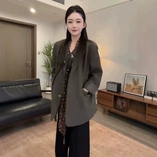 宽松显瘦深咖色西服2026春秋季新款高级感气质无领西装外套上衣女