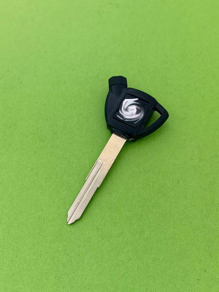 Suitable for Suzuki Motorcycle Keys, Universal Suzuki 006 Right Dual Key, Skywave 250/400/650 An650
