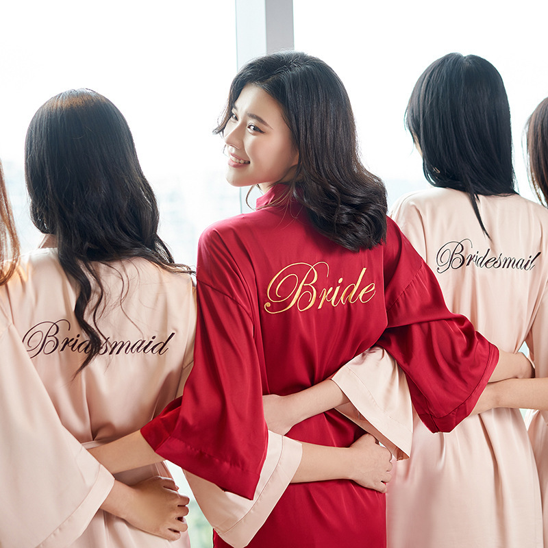 Morning Robe Women Bride Fashion Wedding Gown Hall Bridesmaid Group Embroidered Nightgown Wedding Thin Silk Makeup Women's Gown