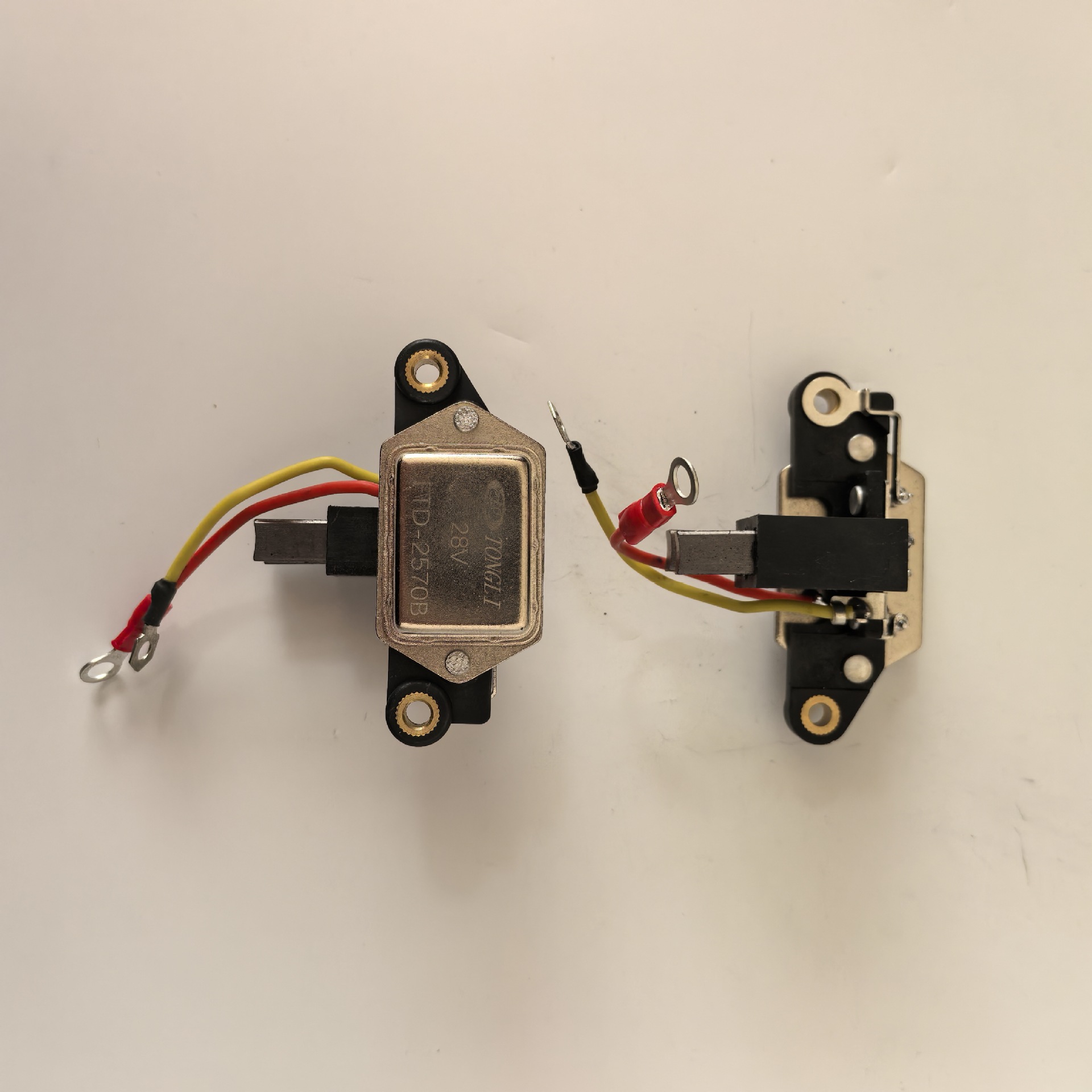 Spot Weichupelite Regulator 28V Is Suitable for Generator Car Voltage Manufacturers with High Efficiency