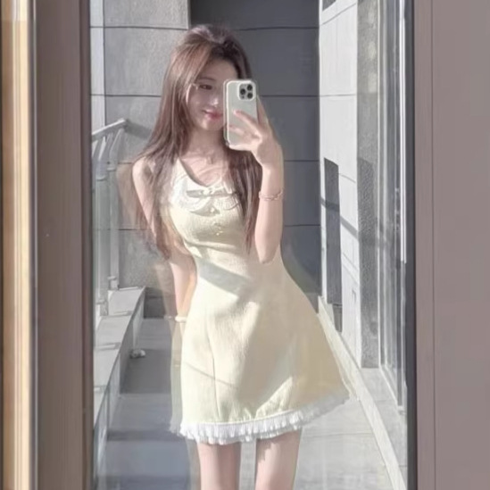 Cream-Colored Vest-Style Dress with a Chanel-Inspired Style for Seaside Holidays, a Beautiful Waist-Cinching Slimming Dress for Women, Perfect for Early Summer Short Dress Outfits Cream-Colored Vest-Style Dress with a Chanel-Inspired Style for Seaside Holidays, a Beautiful Waist-Cinching Slimming Dress for Women, Perfect for Early Summer Short Dress Outfits