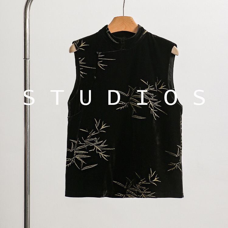 New Chinese-Style National Design Niche Black Velvet Tang Suit Top for Women, 2026 Early Spring Collection, Super Stylish Shirt