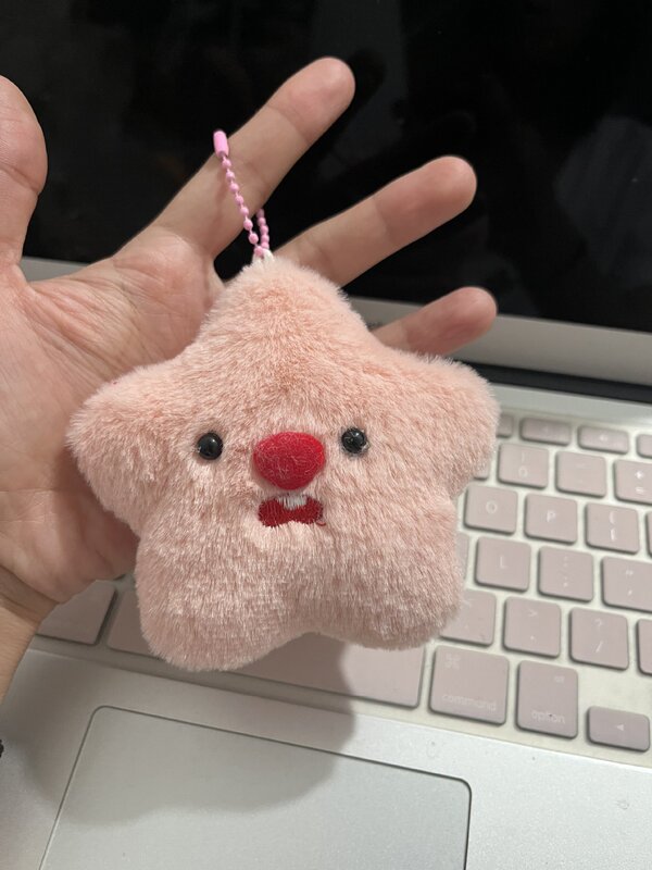スタースタイルのきしむ小さなペンダント人形学生スクールバッグバックパックペンダント親友やカップル向けの無料クレーンゲームおもちゃ|undefined