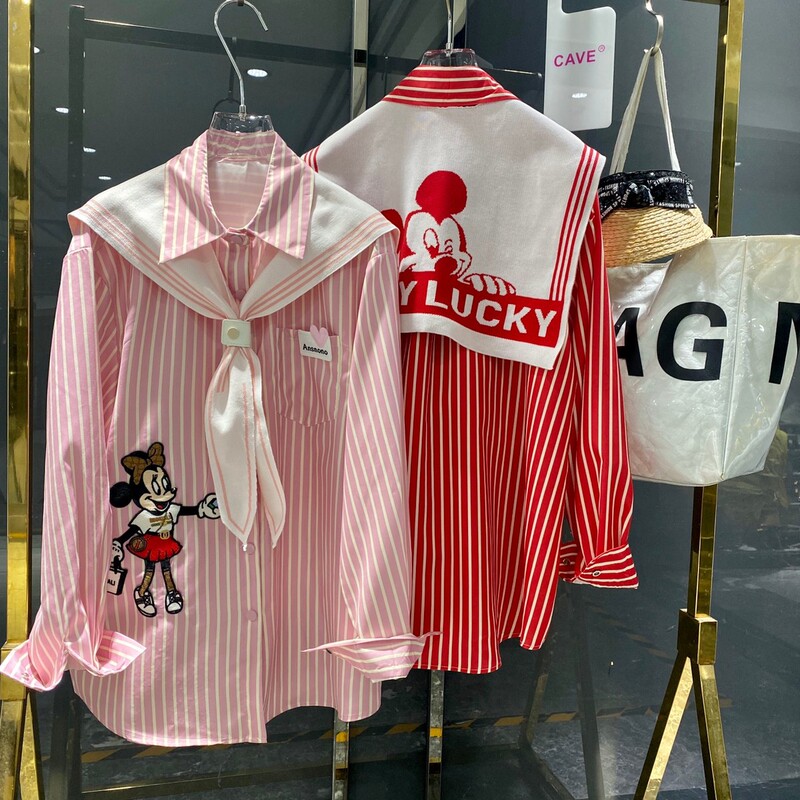 Niche Designer Detachable Shawl with Leather Buckle, Sweet Style Cartoon Shirt, Large Version, Loose Mid-Length Style for Women