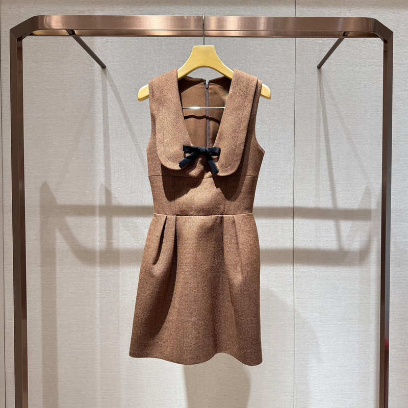 2025 New Winter Brown Lunch Break Doll Collar Bow Waist Slimming Look Dress Xrj6L03D