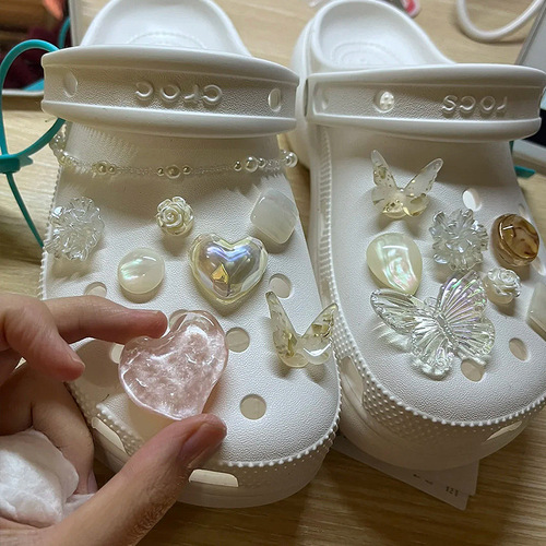 Xiaohongshu style hole shoe accessory shoe flower shoe buckle DIY detachable decorative buckle clip accessory cross accessory