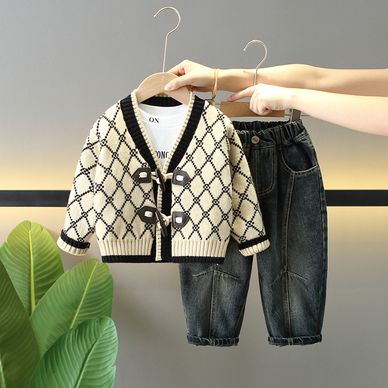 6288 Traje de otoño para niños 2025 nuevo suéter de primavera y otoño para niños de moda de tres piezas para bebés marca de moda coreana