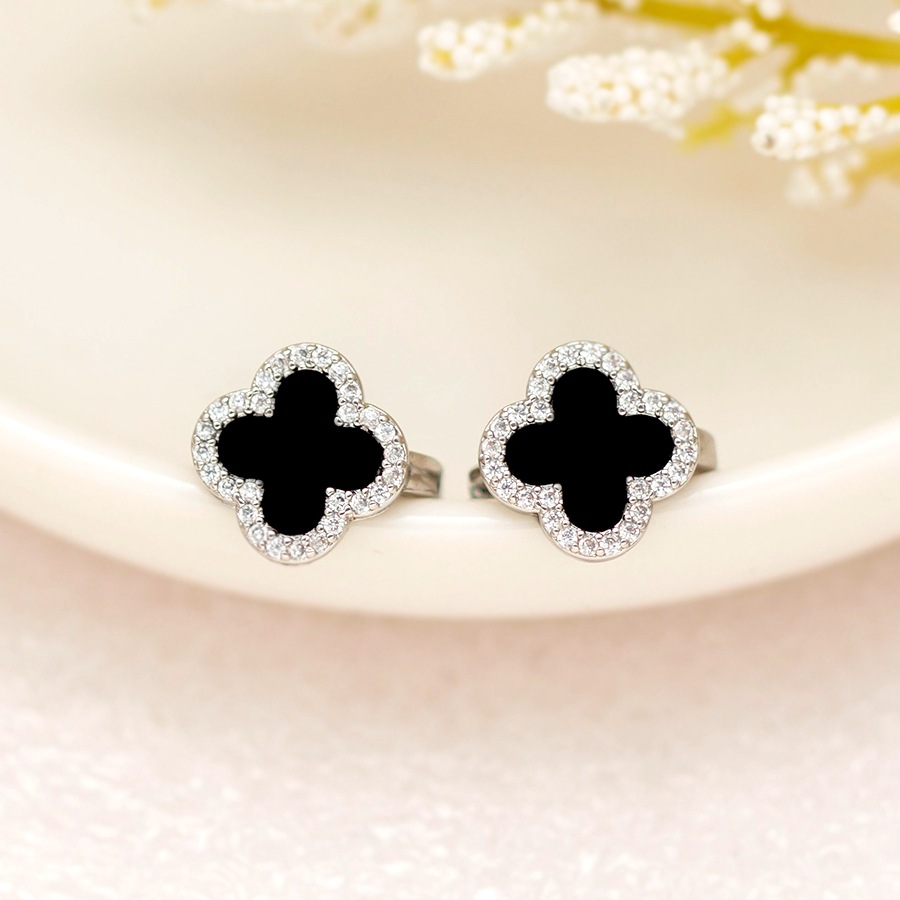 Classic black universal design earrings