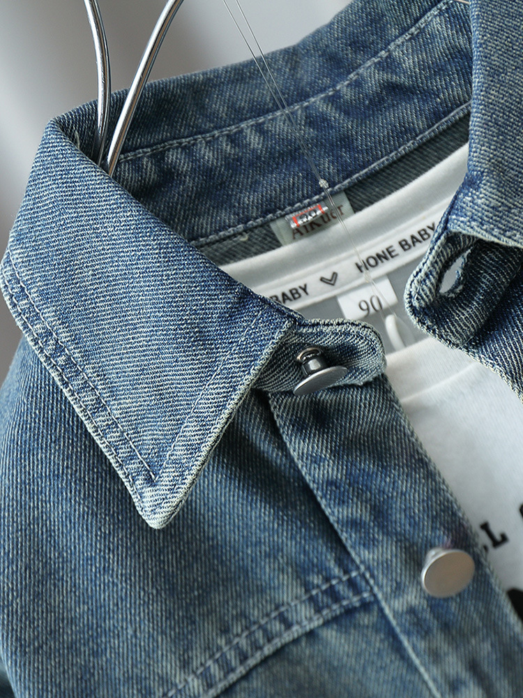 5771 camisa de mezclilla para niños 2024 otoño nuevo estilo chaqueta de bebé espalda camisa de mezclilla de etiqueta blanca para niños estilo de moda
