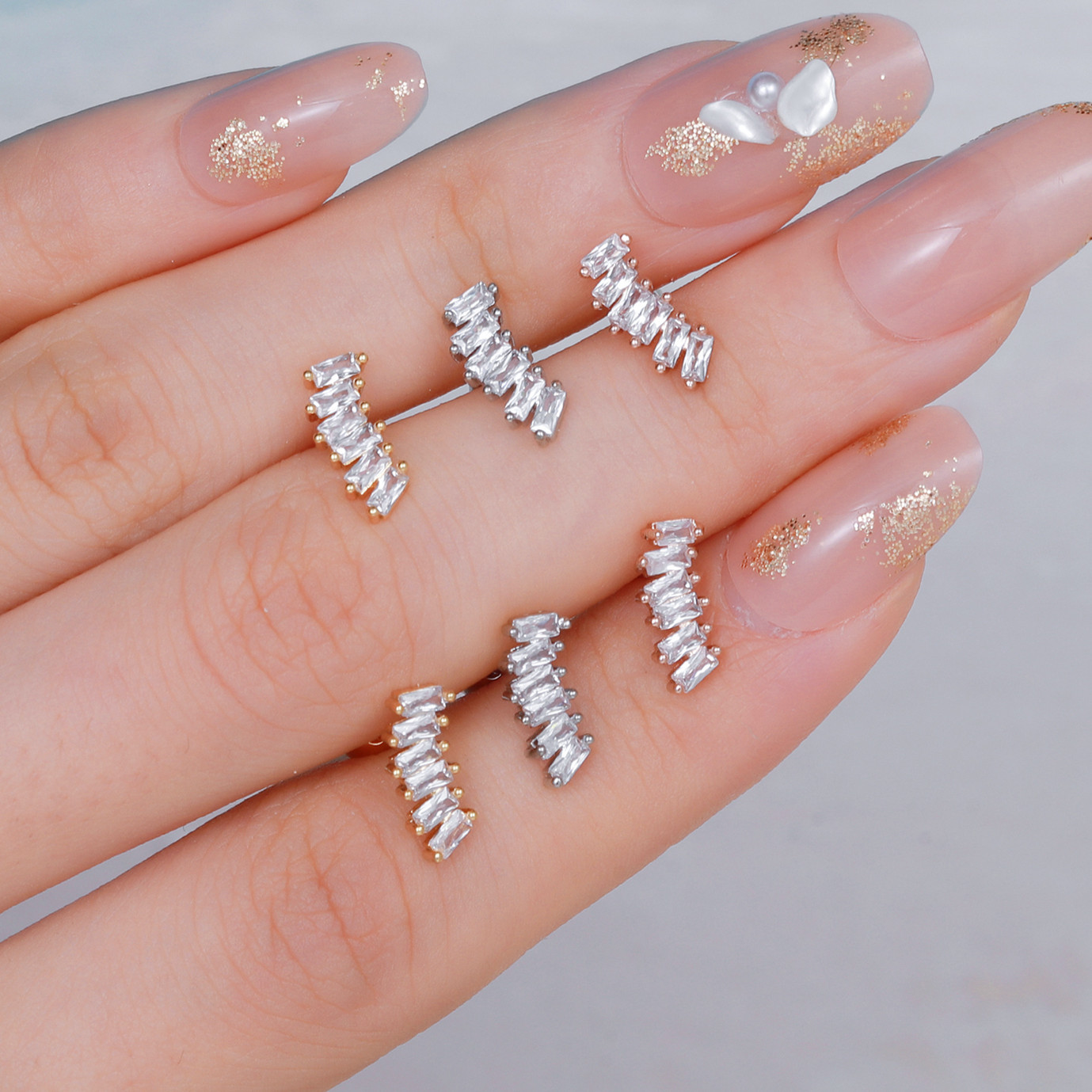 Fashion Flower Brass Inlay Artificial Gemstones Ear Studs 1 Piece