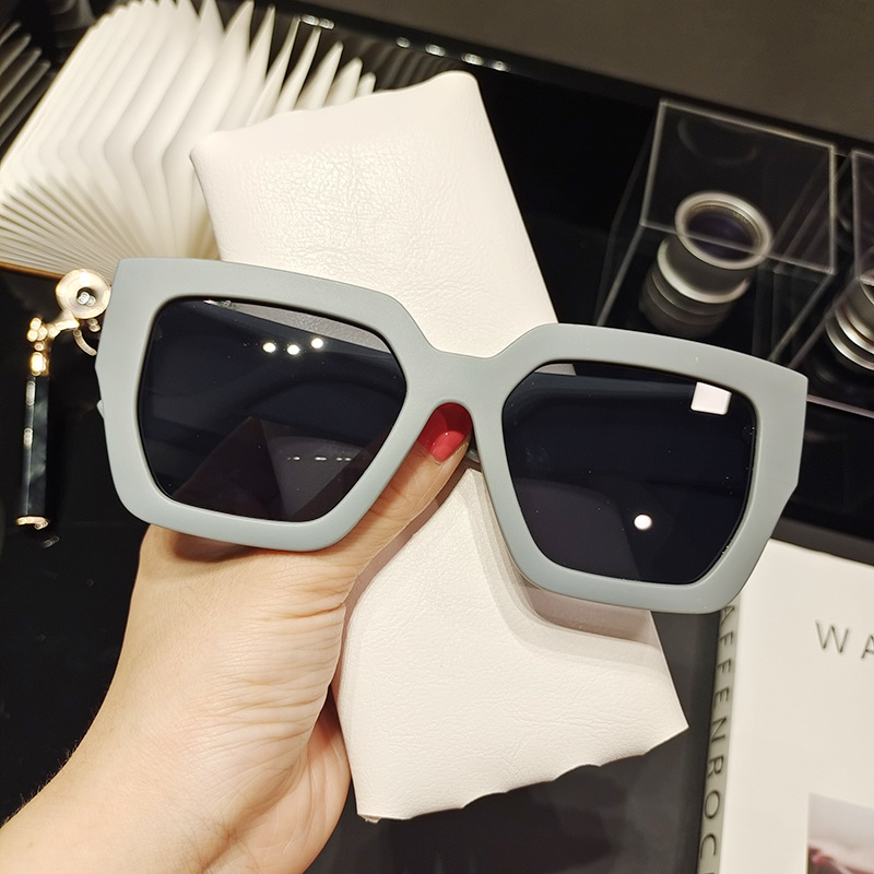 Simple Square Frosted Rough Frame Sunglasses Wholesale Nihaojewelry display picture 6