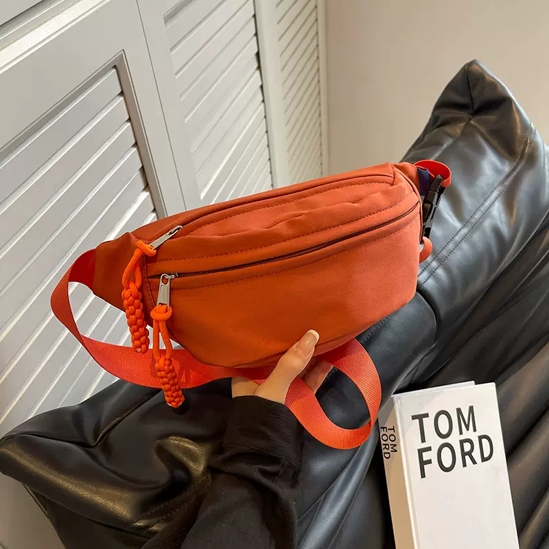 学生运动单肩斜跨包新款男女胸包简约百搭ins情侣户外旅行背包