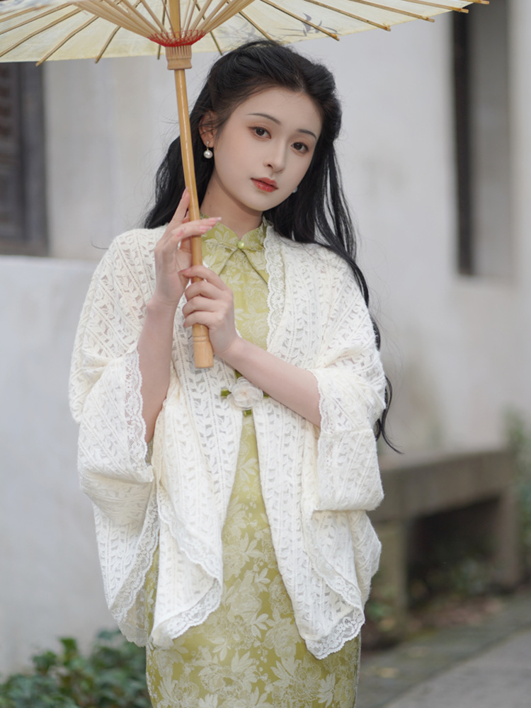 Lace beige